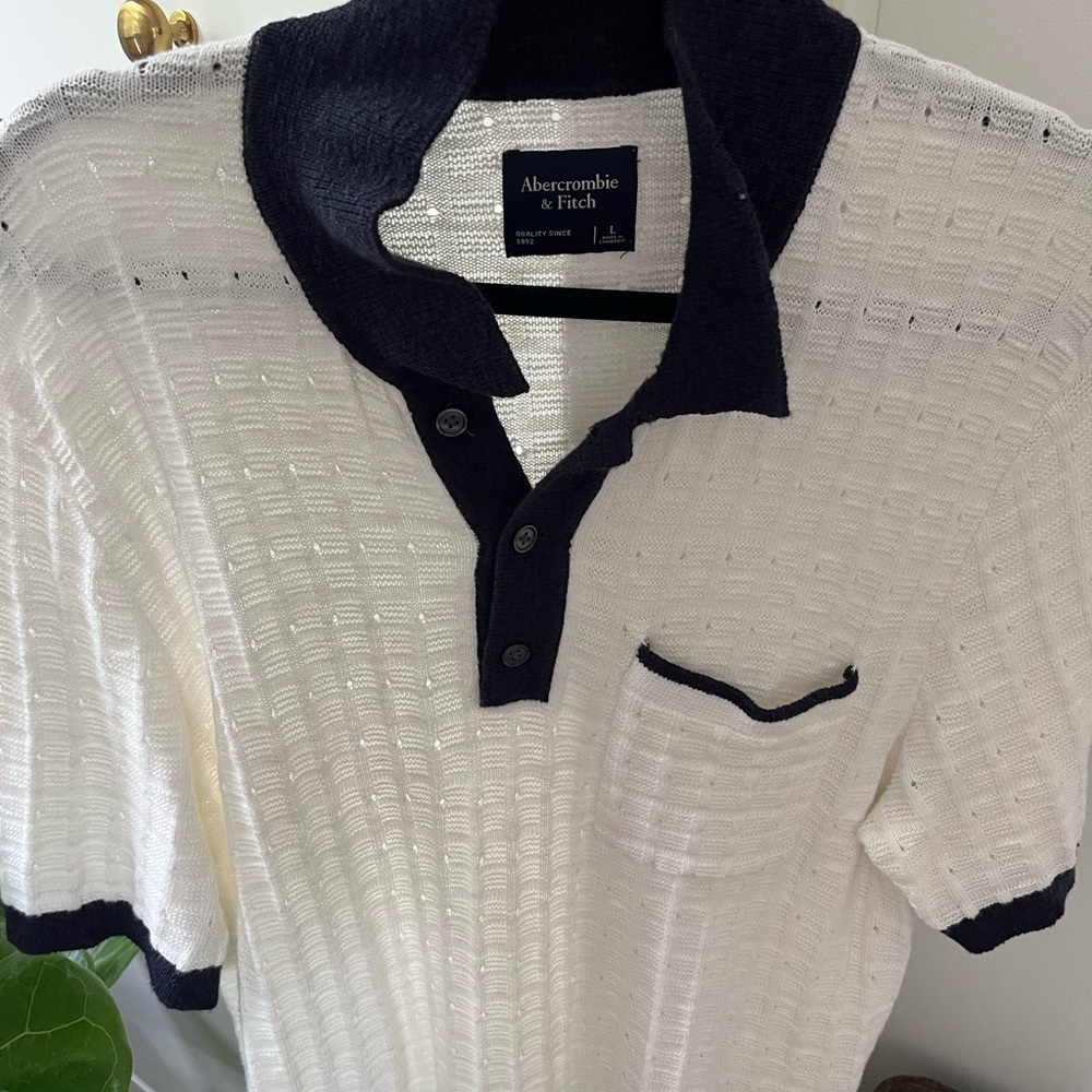 Abercrombie & Fitch Men's White and Navy Knit Sweater Polo
